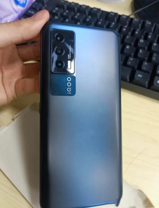 2021年壓軸登場的幾款手機!華為摺疊屏也來啦,你更看好誰? 2021年壓軸登場的幾款手機!華為摺疊屏也來啦,你更看好誰?