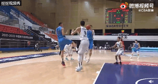 範子銘21+11朱彥西命中關鍵三分 劉曉宇鎖定勝局助北京險勝青島 範子銘21+11朱彥西命中關鍵三分 劉曉宇鎖定勝局助北京險勝青島
