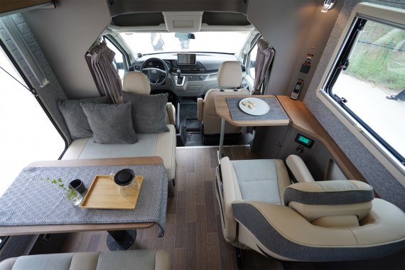 眾銳工設首款C型房車上市，隱藏式廚房觀景會客廳，設計獨具匠心
