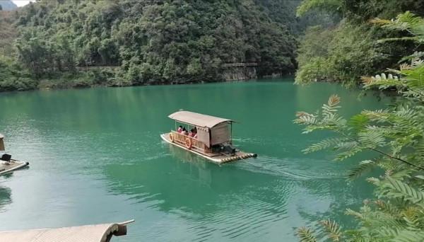 神奇大小七孔景區,美如仙境,疑是人間,讓人流連忘返,太美了 神奇大小七孔景區,美如仙境,疑是人間,讓人流連忘返,太美了