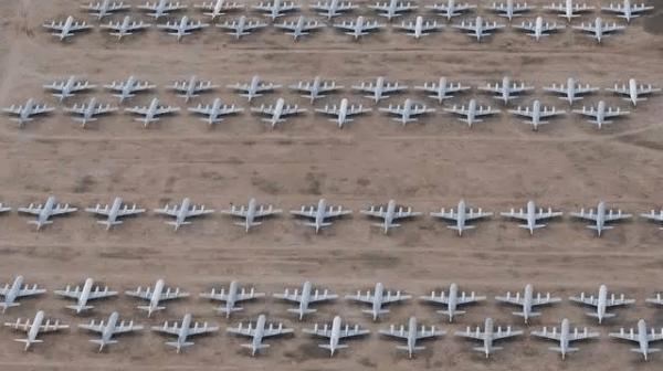 航空帝國的底蘊：實拍美軍飛機墳場數千架戰鷹沉睡待醒