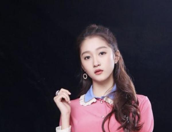 家族背景大揭秘!明星關曉彤,京圈兒背景到底有多強大 家族背景大揭秘!明星關曉彤,京圈兒背景到底有多強大