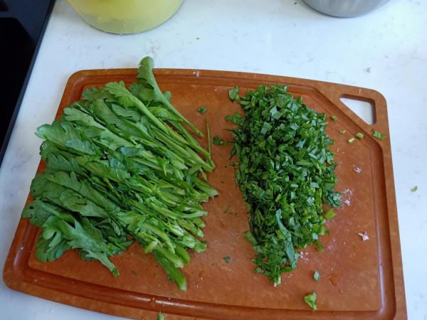 這菜別稱“皇帝菜”，天越冷越肥美，用來包餃子，鮮美好吃滿口香