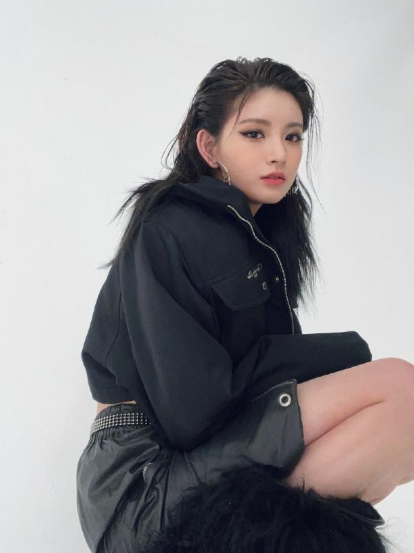 中國藝人在韓務工不易？王怡人艱難打拼，黃仁俊舞臺零鏡頭？