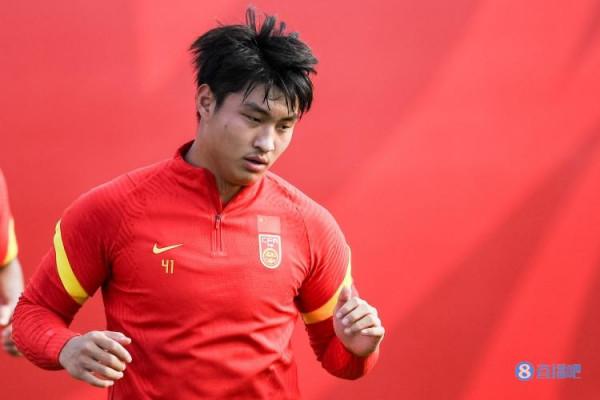 郭田雨成為繼武磊、李磊之後第三名留洋的現役男足國腳