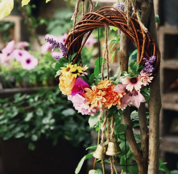 她改造的54㎡露臺花園，一個可在花叢中漫步的秘境，美不勝收