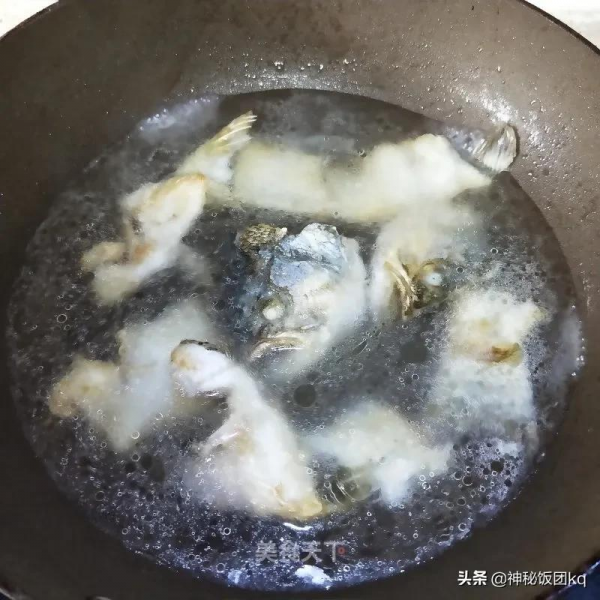 酸湯真的太有魔力了！酸爽過癮，超級下飯！熱乎乎的，太美味啦