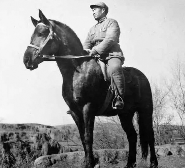 1946年朱德60壽辰，劉鄧送厚重壽禮：629門大炮、18輛坦克車