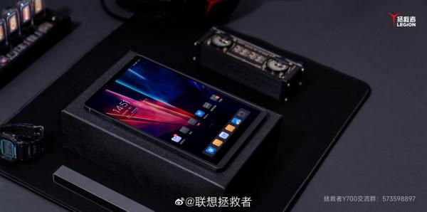 科技晚報：iPhone 14或採用挖孔屏 ；Find X5渲染圖曝光