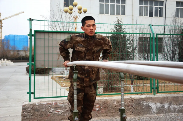 二次入伍，連越3級，他說當兵就要當個夠！