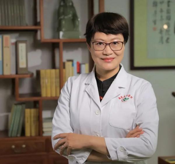 每日一膳 | 秋季養肺應少辛多酸，做一碗酸香可口的酸菜浸鱈魚收肺氣~廣東省中醫院楊志敏教授今日推薦