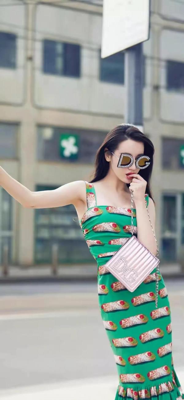 迪麗熱巴桌布(2) 迪麗熱巴桌布(2)