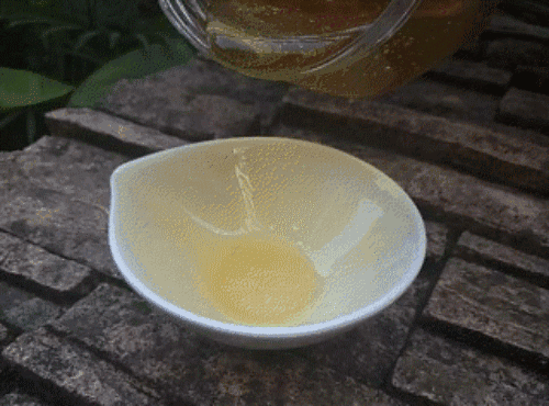 蜂蜜放了三年還能吃嗎？結果可能跟你想的不一樣，建議瞭解下