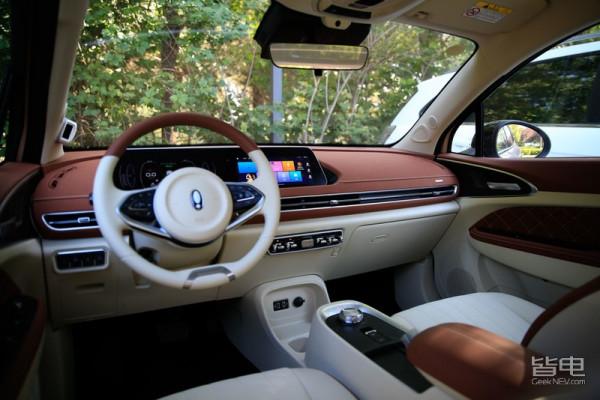 十萬塊女性買車怎麼選？尤拉好貓還是本田飛度，線上等...