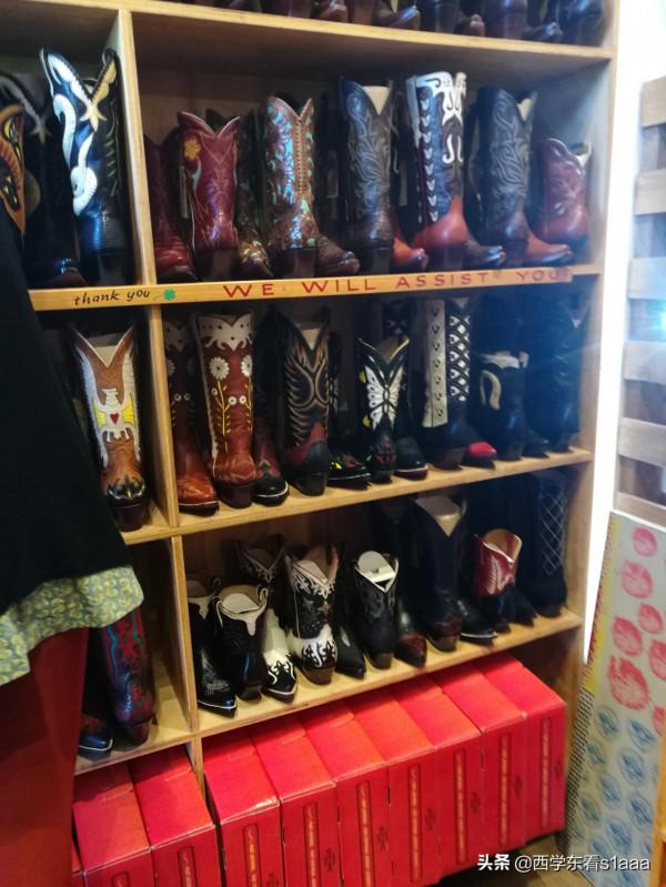 得克薩斯州的那些牛仔雕塑、牛仔裝備