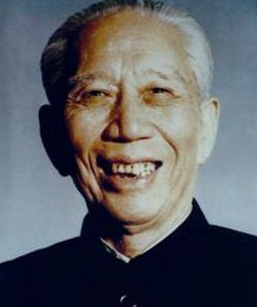 王震找縣長辦事被“耍官威”，上將葉飛得知後大怒：將其革職查辦