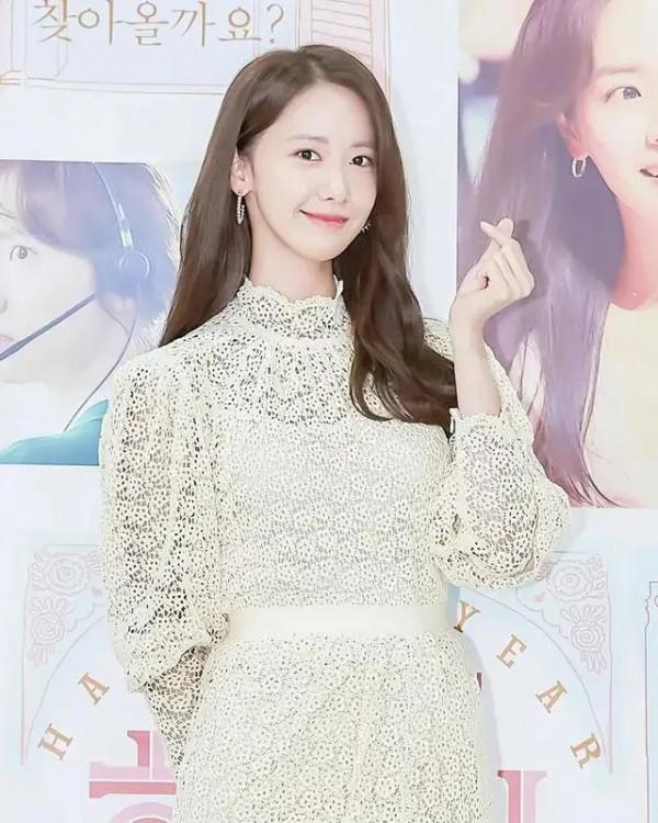 林允兒桌布、動圖