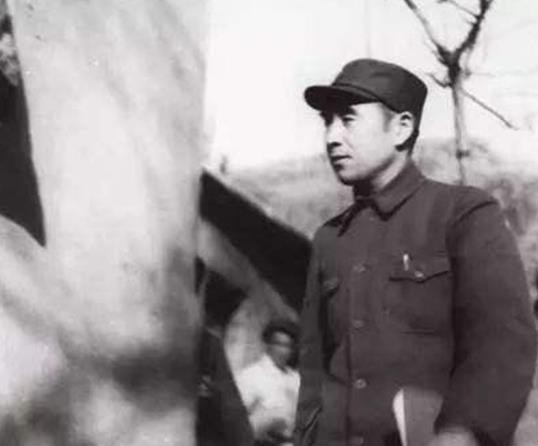 80門火炮齊轟,林彪一線督戰,怒摔望遠鏡:浪費炮彈 80門火炮齊轟,林彪一線督戰,怒摔望遠鏡:浪費炮彈