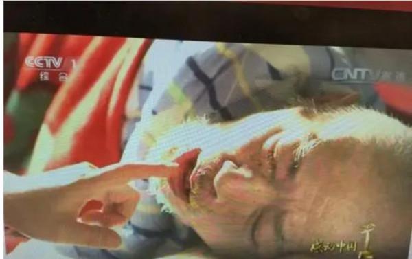 朱曉暉：以車庫為家侍奉癱瘓父親十餘載，所有的詩都是為父親譜寫