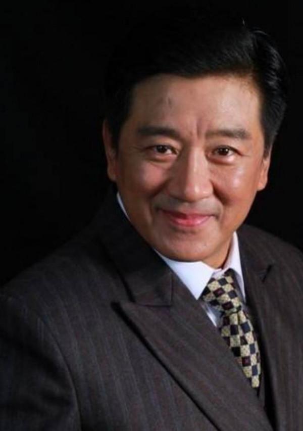 娶了初戀，幾十年無緋聞的6位男星，真的很不容易