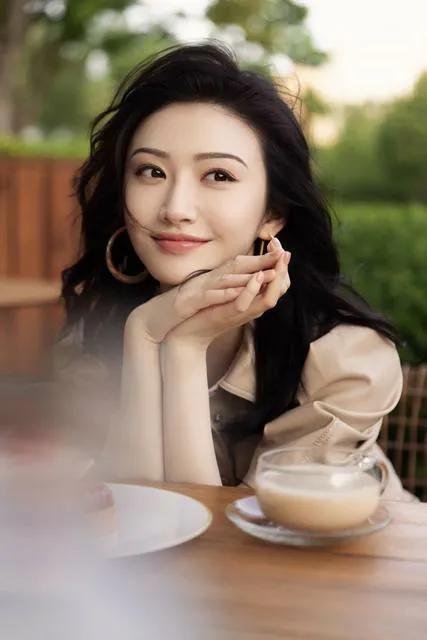 景甜，笑起來真甜