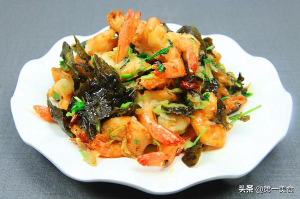 大蝦別再白灼了，試試這樣新搭配，外酥裡嫩味道香，茶香四溢