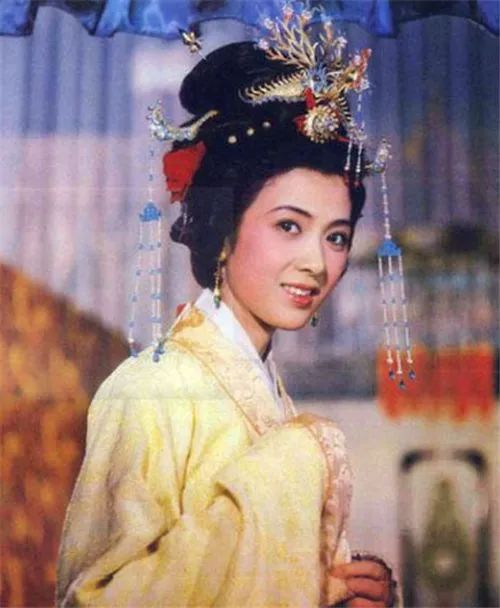 10位內地古裝美人今昔對比，有人曾鋃鐺入獄，有人因太美險被毀容