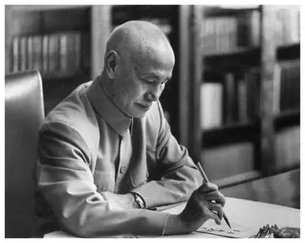 二戰日本艦長感嘆:我們幹得最多的事情不是作戰而是打撈自己人 二戰日本艦長感嘆:我們幹得最多的事情不是作戰而是打撈自己人