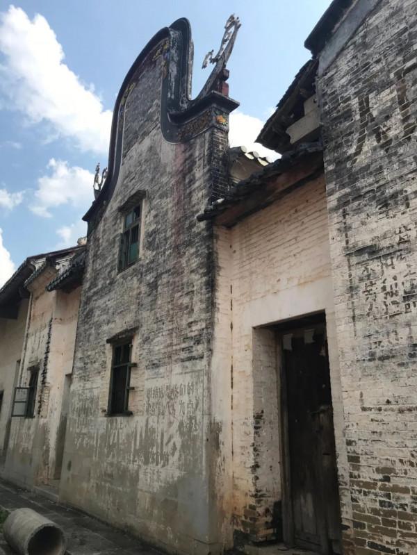 文旅中國0009:廣東省最大古梁家莊園,有炮樓碼頭為何人去樓空? 文旅中國0009:廣東省最大古梁家莊園,有炮樓碼頭為何人去樓空?