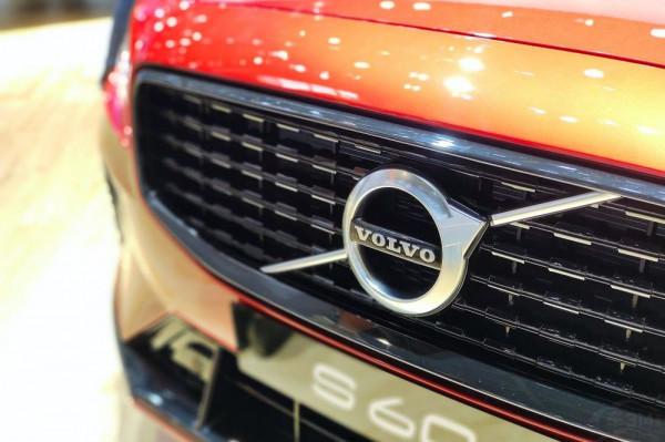 二線豪華品牌家轎怎麼選？文中會給您答案