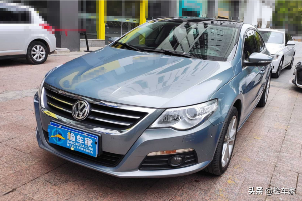 開著寶馬去買一輛9萬的大眾CC?買家直言:再不買就老了 開著寶馬去買一輛9萬的大眾CC?買家直言:再不買就老了