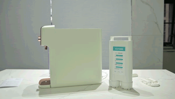 一臺即熱式淨飲一體機實現了飲水自由:宜盾普臺式即熱淨飲一體機 一臺即熱式淨飲一體機實現了飲水自由:宜盾普臺式即熱淨飲一體機