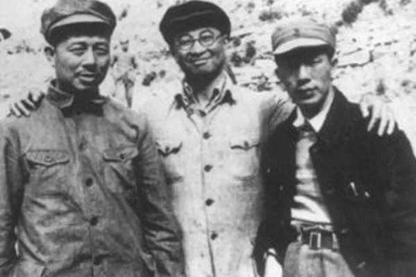 1950年身為囚犯他,不僅被中央特赦,還受到中央領導的提拔? 1950年身為囚犯他,不僅被中央特赦,還受到中央領導的提拔?