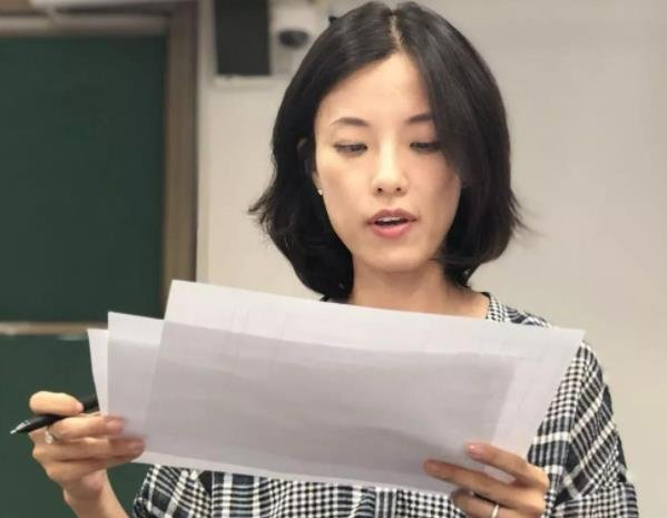 學生姓“郝”,老師上課不敢叫他名字,因為一叫班裡可能就沒人了 學生姓“郝”,老師上課不敢叫他名字,因為一叫班裡可能就沒人了