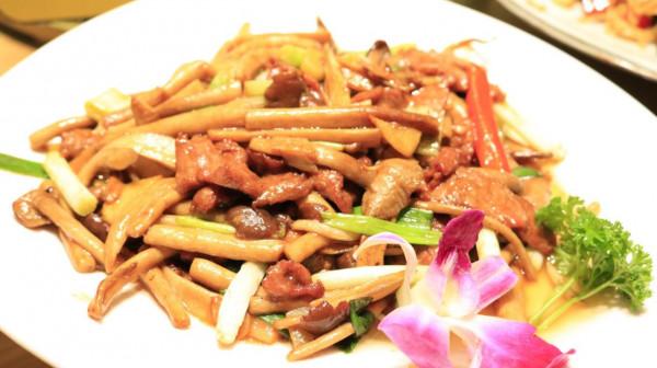 教你營養解饞的蔥爆豆皮炒鮮菇,美味可口超下飯,一大盤不夠吃 教你營養解饞的蔥爆豆皮炒鮮菇,美味可口超下飯,一大盤不夠吃