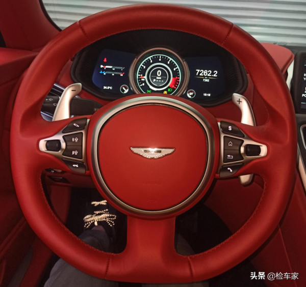 小姐姐放棄蘭博基尼EVO，花210萬買這輛英國超跑的原因十分單純