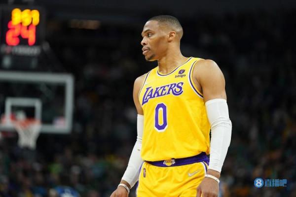 威少連續400場比賽出現失誤高居歷史第一 第二的哈登為239場