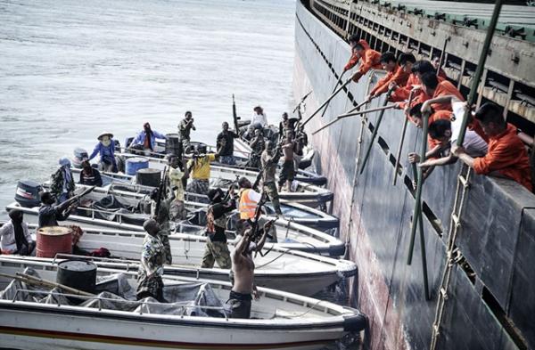 中國船員勇鬥索馬利亞海盜,手無寸鐵擊退三波進攻,他們如何做到的 中國船員勇鬥索馬利亞海盜,手無寸鐵擊退三波進攻,他們如何做到的