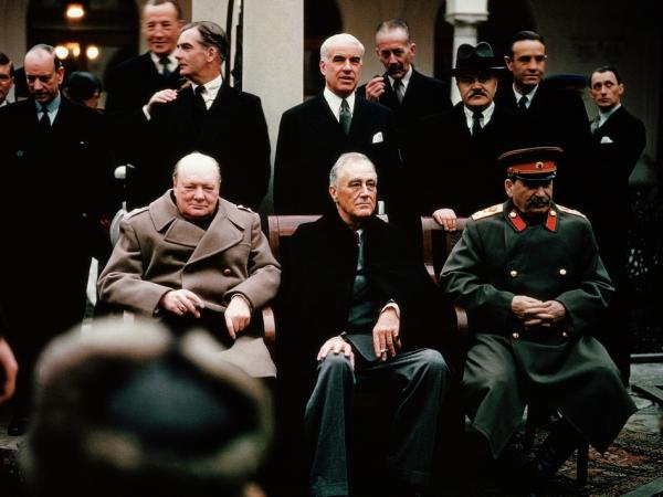 美國搶法國軍火大單，拉英國澳大利亞組群，世界迎來陸島相爭時代