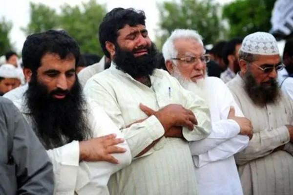 拉登妻子回憶丈夫被殺之夜：飛機軟迫降前驚醒，唸叨：美國人來了