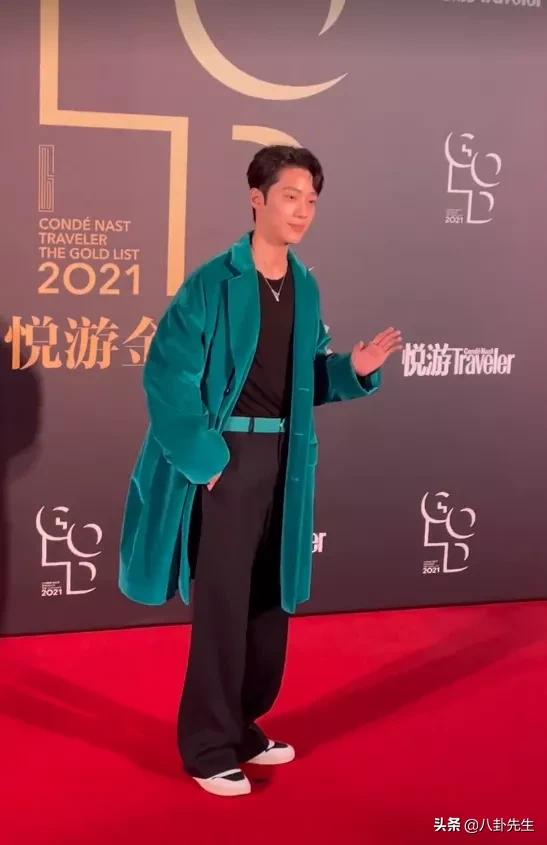 悅遊盛典:周筆暢腰腿顯粗,檀健次被拍成一米四,段奕宏氣場強 悅遊盛典:周筆暢腰腿顯粗,檀健次被拍成一米四,段奕宏氣場強