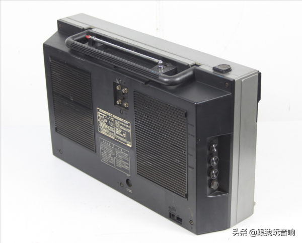 70年代生產的National 全波段收音機、盒式錄音機 TR-3010