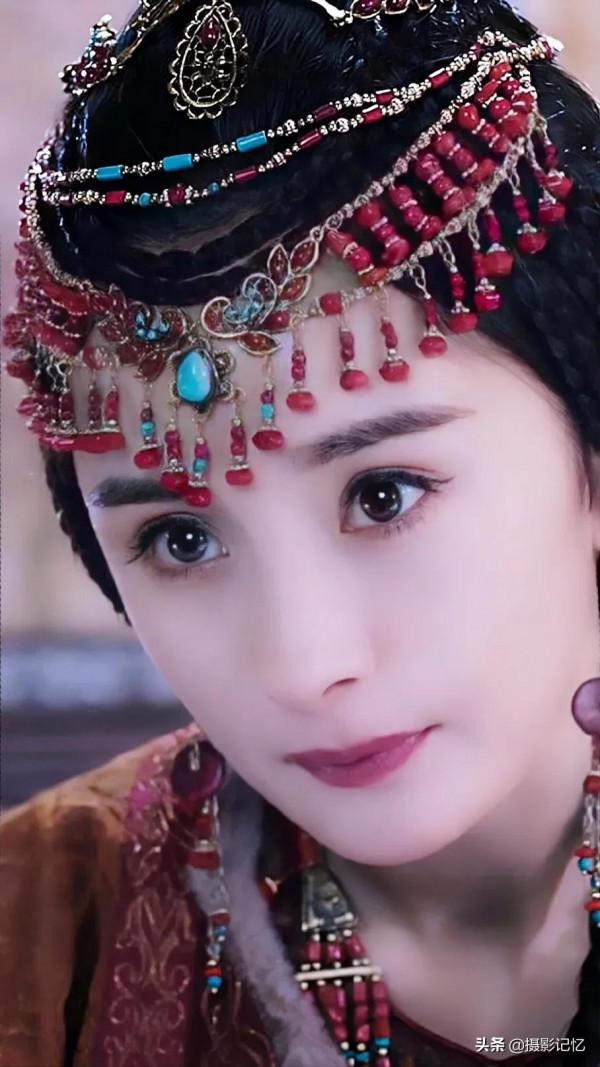 楊冪：肌膚豐潤