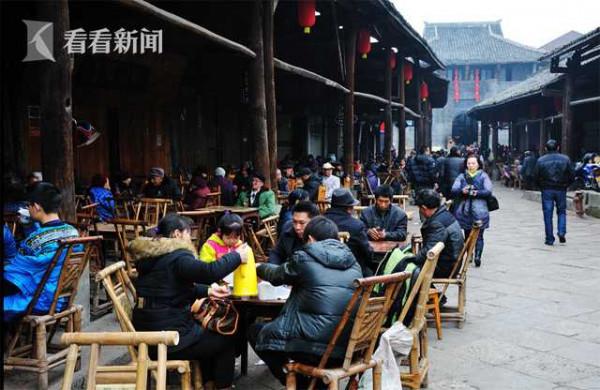 什麼是巴適？在川式老屋裡泡一杯蓋碗茶就知道