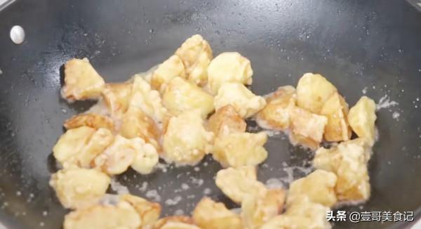 土豆最好吃的做法，淋兩個雞蛋，出鍋香甜又解饞，大人小孩搶著吃