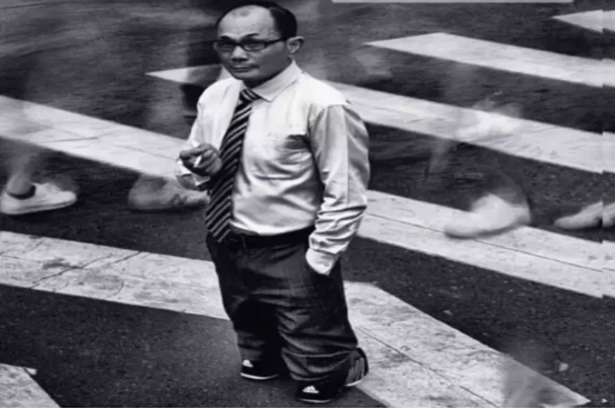 一代賭王堯建雲,一晚賺200萬被砍斷雙腿,最終妻離子散 一代賭王堯建雲,一晚賺200萬被砍斷雙腿,最終妻離子散