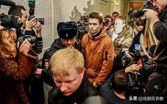 2名花季少女相約跳樓自殺，藍鯨遊戲究竟是什麼?