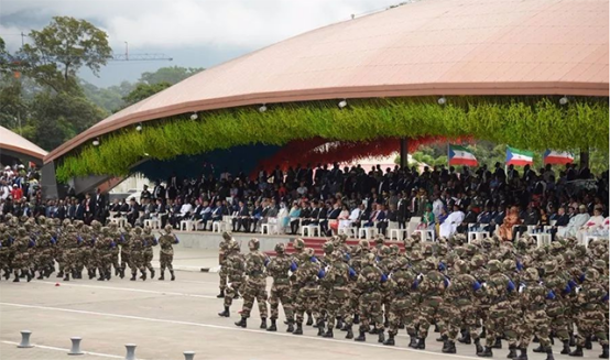 赤道幾內亞：一半天堂一半地獄