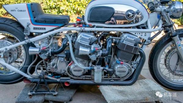 定製 &vert; 搭載兩臺本田CB750引擎的鹽灘賽車