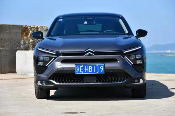 被車評人吹爆的5款SUV，有的銷量腰斬，有的銷量破萬